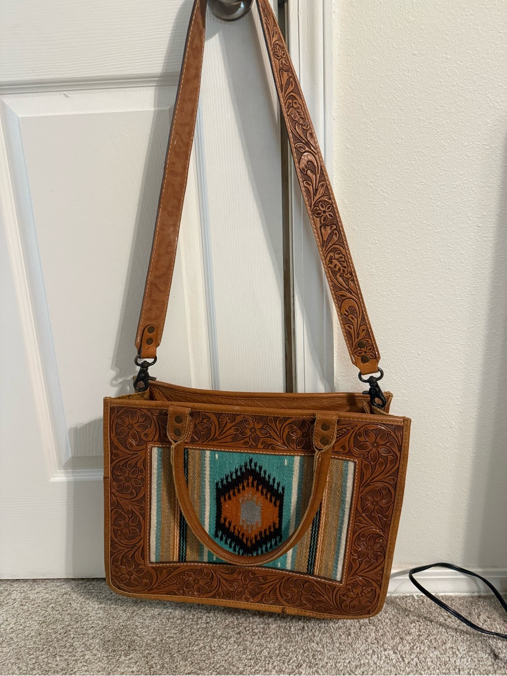 American Darling laptop tote